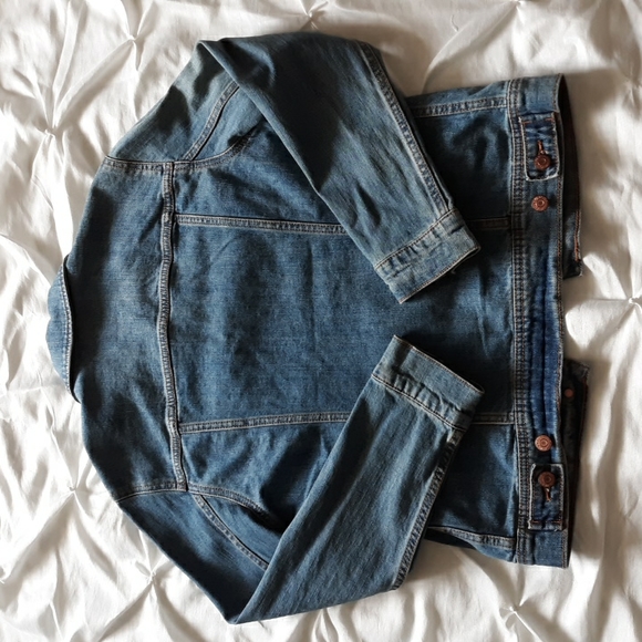 NWT Old Navy Size Small Tan Blue Denim Jean Jacket - Picture 3 of 13